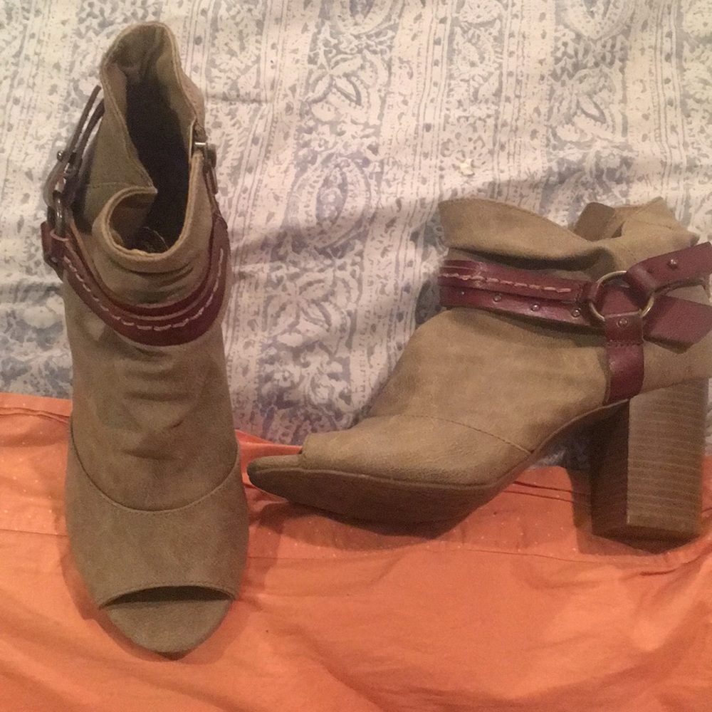 So! Leather Open Toe Booties